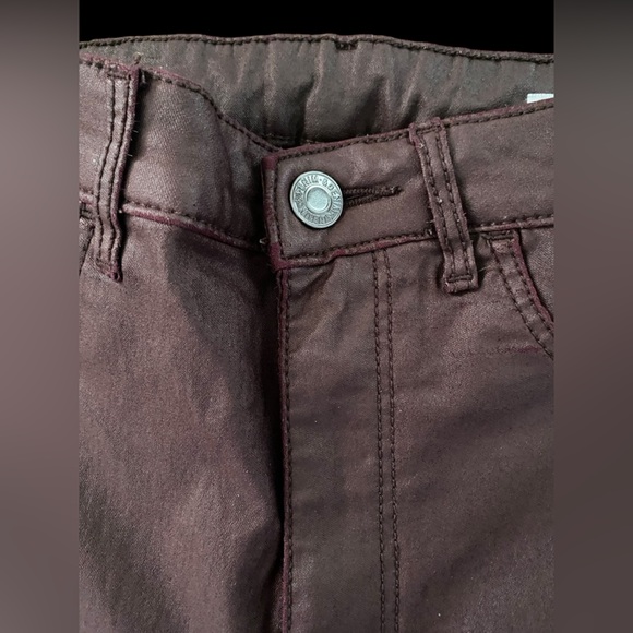 Deep purple coated jeans in high rise - Picture 2 of 4